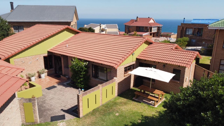 4 Bedroom Property for Sale in Fraaiuitsig Western Cape
